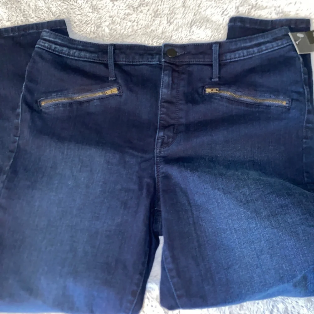 Mission High Rise Jeans - Picture 9 of 10